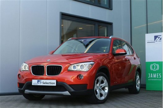 BMW X1 - sDrive20i Upgrade Edition / Automaat / Navigatie - 1