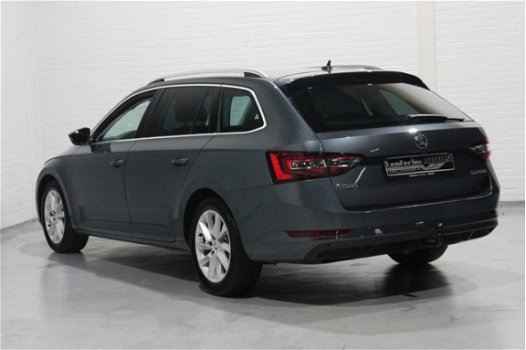 Skoda Superb Combi - 1.6 TDI Style Aut. Navi Clima Xenon 1e eig. NAP - 1