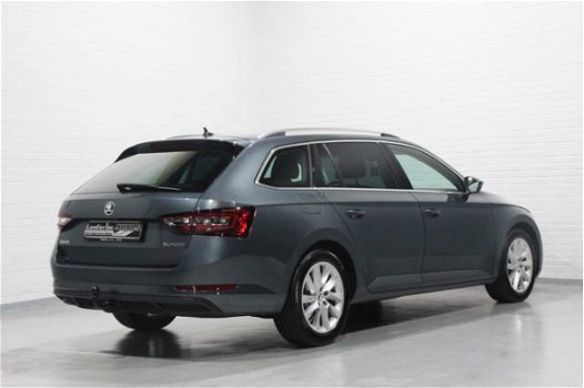 Skoda Superb Combi - 1.6 TDI Style Aut. Navi Clima Xenon 1e eig. NAP - 1