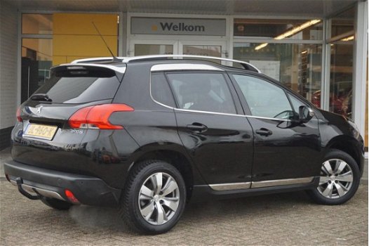 Peugeot 2008 - 1.2 PureTech 110pk Allure // NAVIGATIE // TREKHAAK // GLAZEN DAK // - 1