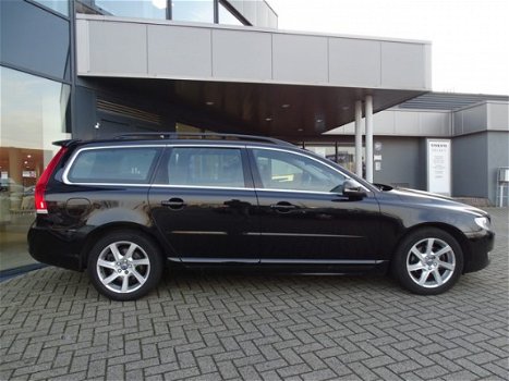 Volvo V70 - D4 Classic Edition - 1