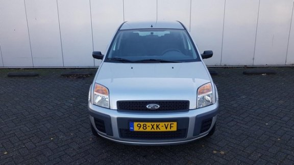 Ford Fusion - 1.4-16V Champion 80pk - 1