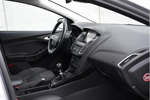 Ford Focus - 1.5 EcoBoost 150pk Titanium NAVI | CLIMA | PDC | HALF LEDER - 1