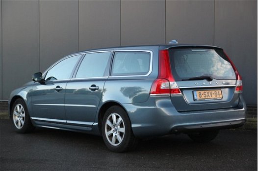 Volvo V70 - 1.6 D2 Kinetic Navigatie/Camera/Parkeersensor/86500km/Nap - 1