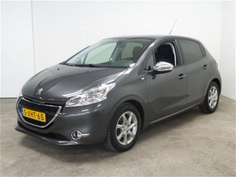 Peugeot 208 - 1.2 VTi 82PK 5D Style met Navigatie en Lichtmetalen velgen - 1