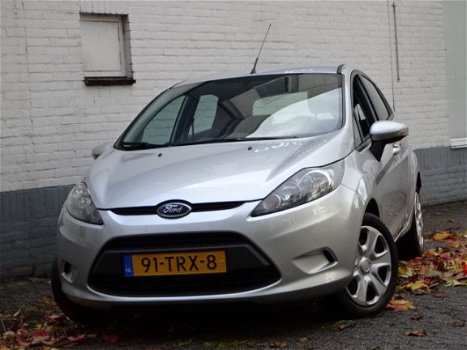 Ford Fiesta - 1.25 60pk 5D Champions Edition Airco - 1