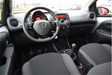 Toyota Aygo - 1.0 VVT-i x-fun 5-deurs 72pk | Nieuwstaat | Bluetooth connectiviteit | BTW-auto |