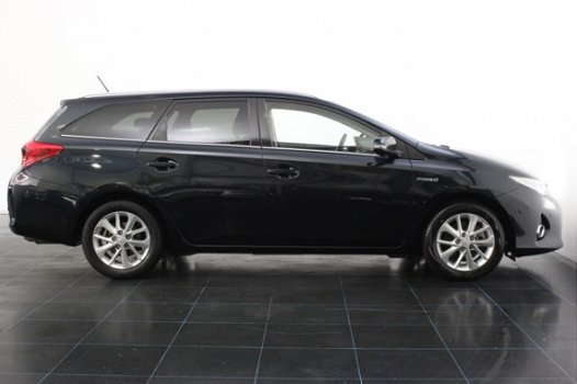 Toyota Auris Touring Sports - 1.8 Hybrid Lease+ Automaat | Panoramadak | Navigatie | Cruise & Climat - 1