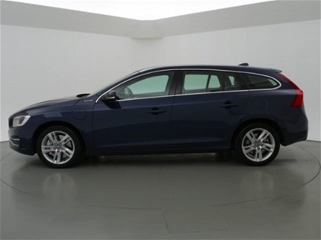 Volvo V60 - 2.4 D6 AWD 285 PK PLUG-IN HYBRID SUMMUM - 1