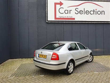 Skoda Octavia - 1.6 Ambiente Airco PDC PERFECT ONDERHOUDEN - 1