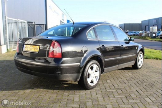 Volkswagen Passat - 2.0 Comfortline cruise, airco, stoelverw - 1