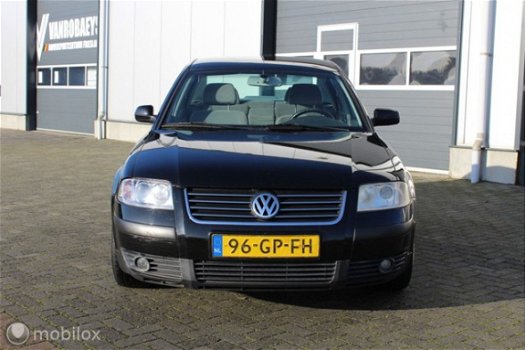 Volkswagen Passat - 2.0 Comfortline cruise, airco, stoelverw - 1