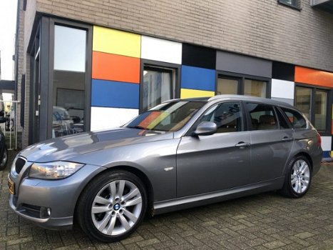 BMW 3-serie Touring - 320i Luxury Line - 1