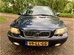 Volvo V70 - 2.4 Edition II Airco, APK, Trekhaak, NAP, Goed onderhouden! - 1 - Thumbnail