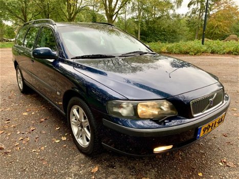 Volvo V70 - 2.4 Edition II Airco, APK, Trekhaak, NAP, Goed onderhouden! - 1