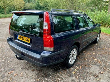 Volvo V70 - 2.4 Edition II Airco, APK, Trekhaak, NAP, Goed onderhouden! - 1