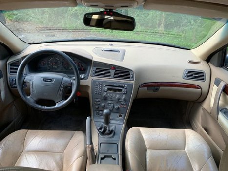 Volvo V70 - 2.3 T-5 Comfort-Line 2000, 250 pk, Leder, Handbak, APK, Airco, Trekhaak, Youngtimer - 1