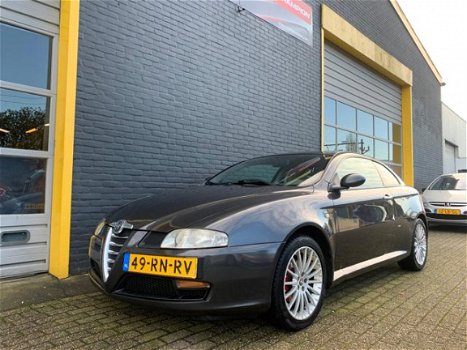 Alfa Romeo GT - 1.9 JTD Distinctive Stage2 200pk+ APK D-riem+WP NW Motor2XX - 1