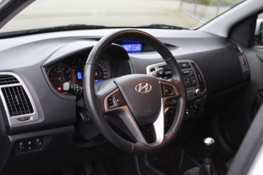 Hyundai i20 - 1.2i i-Motion | Airco | Originele radio | Goed onderhouden | - 1