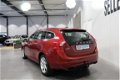 Volvo V60 - 2.0 D4 Momentum | Navigatie |LM Velgen | Leder | Climate Control | - 1 - Thumbnail