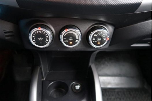 Mitsubishi Outlander - 2.2 DI-D Clear Tech Intro Edition Trekhaak Navigatie Bluetooth 18 inch Boekje - 1