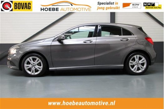 Mercedes-Benz A-klasse - 180 Ambition / NAVI / 17 INCH LM / PARKEER SENSOREN / KUIPSTOELEN - 1