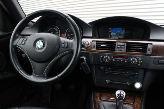 BMW 3-serie Cabrio - 325i 218 PK High Executive Sport (NAVI, LEDER, STOELVERWRM., HARDTOP, 6 CILINDE - 1