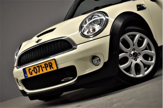 Mini Mini Cabrio - 1.6i 16V 211pk John Cooper Works Leer/Xenon/Pdc/Navi/St.verw/73dkm - 1