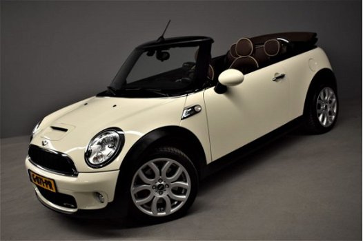 Mini Mini Cabrio - 1.6i 16V 211pk John Cooper Works Leer/Xenon/Pdc/Navi/St.verw/73dkm - 1