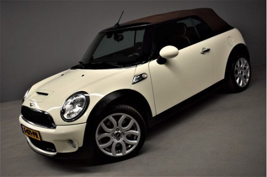 Mini Mini Cabrio - 1.6i 16V 211pk John Cooper Works Leer/Xenon/Pdc/Navi/St.verw/73dkm - 1