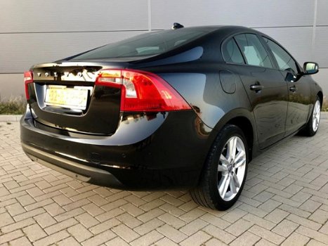 Volvo S60 - 1.6 DRIVe Kinetic 2011 EURO 5 HB D2 - 1