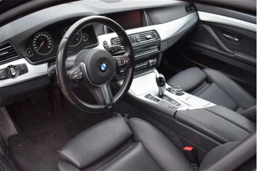 BMW 5-serie Touring - 520d High Executive 190PK AUT8 M-pakket ORG.NED&1eEIG/EURO6/DIGITALE COCKPIT - 1