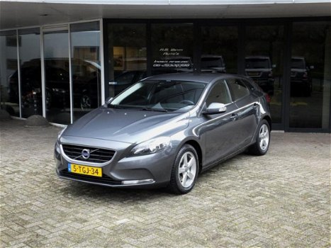 Volvo V40 - 1.6 T3 PDC Navigatie Stoelverwarming - 1