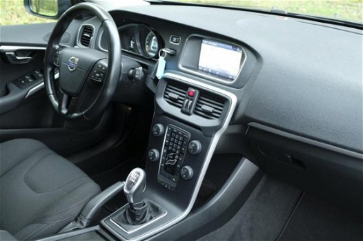 Volvo V40 - 1.6 T3 PDC Navigatie Stoelverwarming - 1