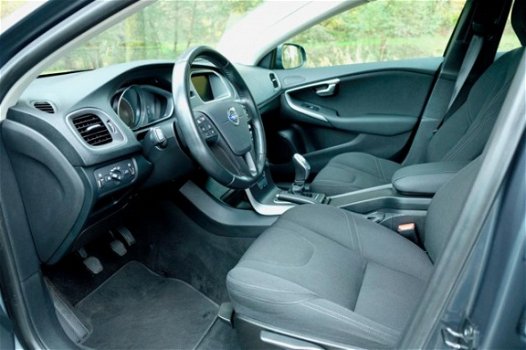 Volvo V40 - 1.6 T3 PDC Navigatie Stoelverwarming - 1