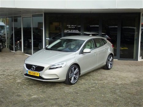 Volvo V40 - D2 Nordic+ Navigatie/LED/PDC/Dealer ond - 1