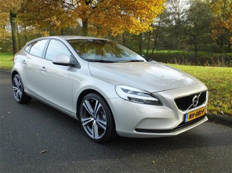 Volvo V40 - D2 Nordic+ Navigatie/LED/PDC/Dealer ond - 1