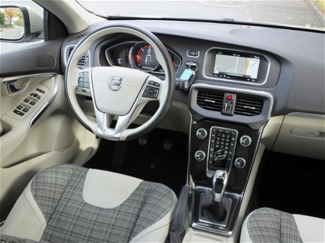 Volvo V40 - D2 Nordic+ Navigatie/LED/PDC/Dealer ond - 1