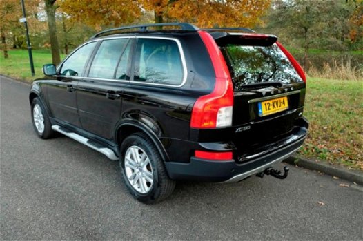 Volvo XC90 - 2.5T Momentum Xenon/PDC/Trekhaak/Leder - 1