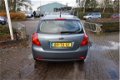 Kia Cee'd - 1.4 X-tra , airco, 5drs, 130dkm. RIJKLAARPRIJS incl nw apk/beurt & 3 mnd schaap garantie - 1 - Thumbnail