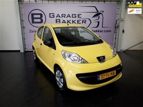 Peugeot 107 - 1.0-12V XR Geel 5 Drs Apk 2021 - 1