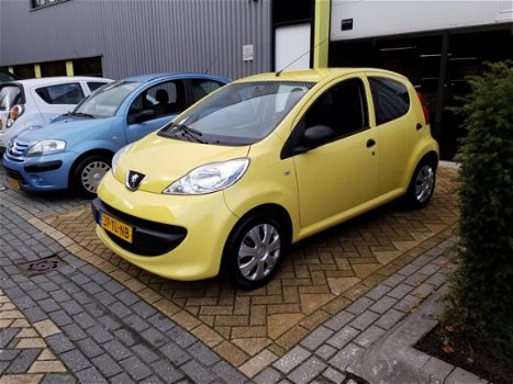 Peugeot 107 - 1.0-12V XR Geel 5 Drs Apk 2021 - 1