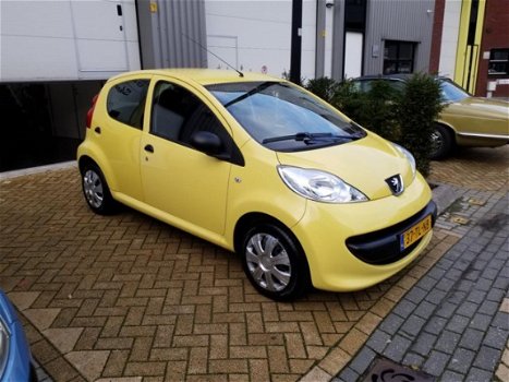 Peugeot 107 - 1.0-12V XR Geel 5 Drs Apk 2021 - 1