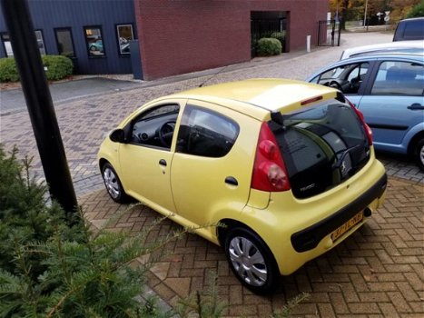 Peugeot 107 - 1.0-12V XR Geel 5 Drs Apk 2021 - 1