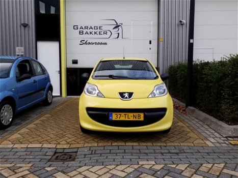 Peugeot 107 - 1.0-12V XR Geel 5 Drs Apk 2021 - 1