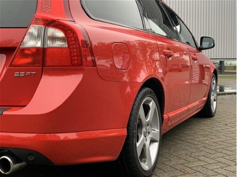 Volvo V70 - 2.5T Turbo R-Design Xenon/Leder/Boekjes Complete uitvoering 232 PK T5 - 1