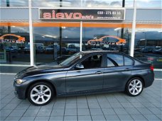 BMW 3-serie - 318d High Executive /NAVI/CAMERA/TREKHAAK/