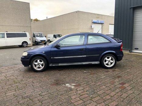 Opel Astra - 1.6-16V Club - 1