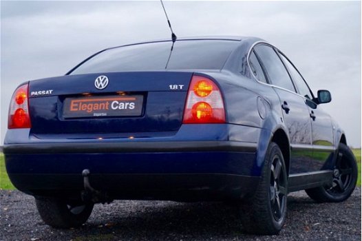 Volkswagen Passat - 1.8 Turbo Arctic | Clima | Cruise | UNIEK - 1