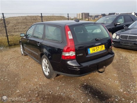 Volvo V50 - 2.0D Kinetic - 1